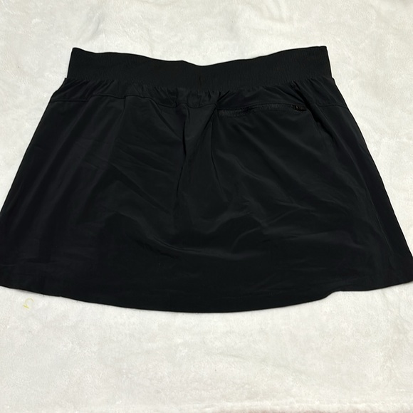 All in Motion Black Skort L - Picture 2 of 5